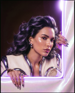 Portrait of Aura, the The Visual Room specialist.